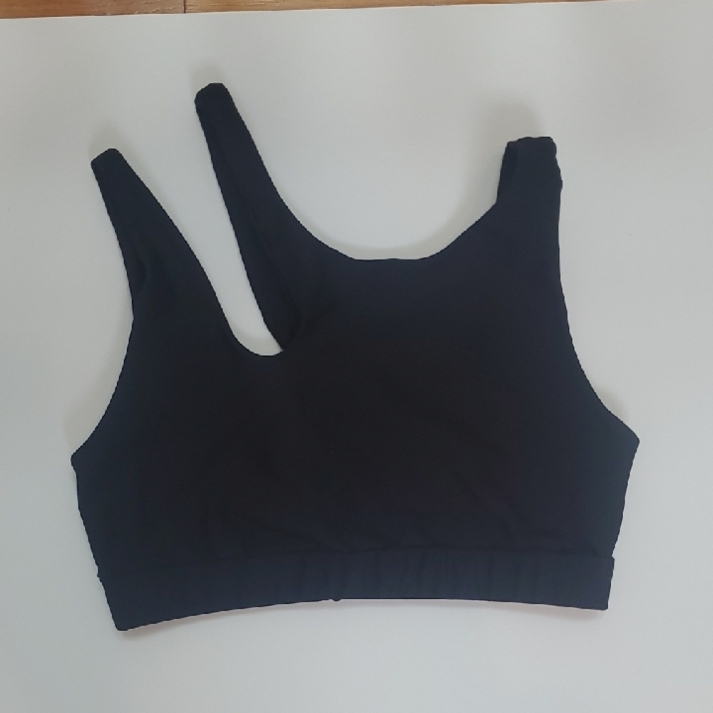 BECCA Cut Out Sports Bra Active Top